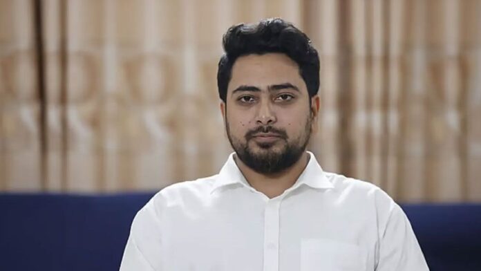 দ্রুত সিদ্ধান্ত না আসলে সারা দেশ থেকে ঢাকা মার্চ : নাহিদ awamileauge